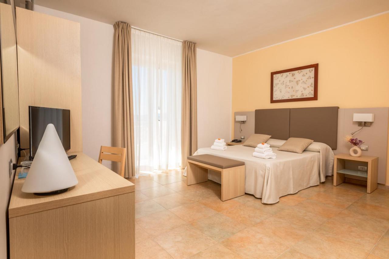 Hotel Degli Aranci Vieste Kültér fotó