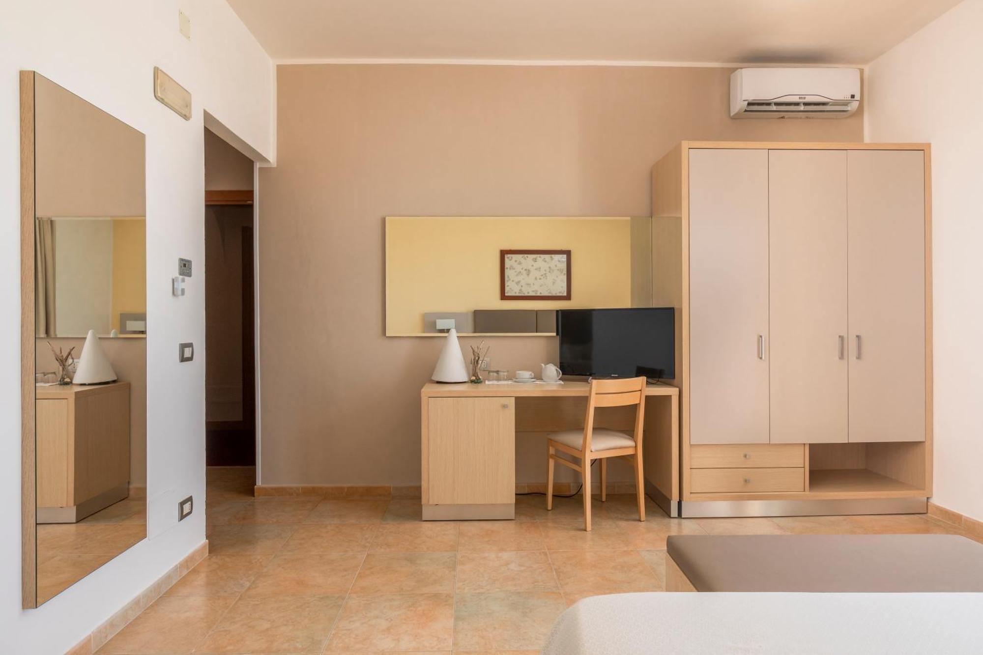 Hotel Degli Aranci Vieste Kültér fotó