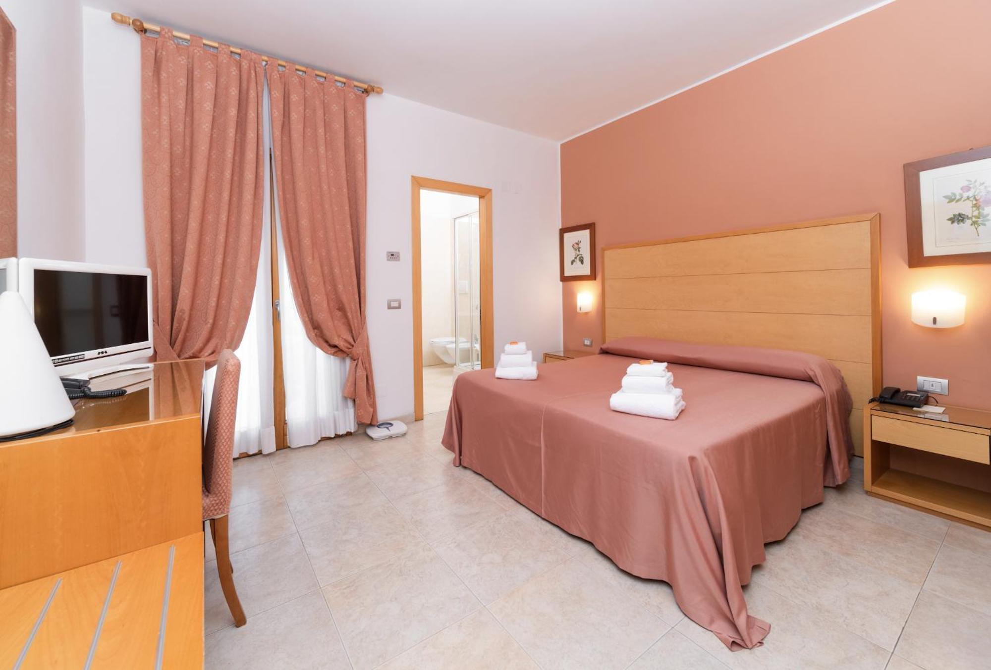 Hotel Degli Aranci Vieste Kültér fotó
